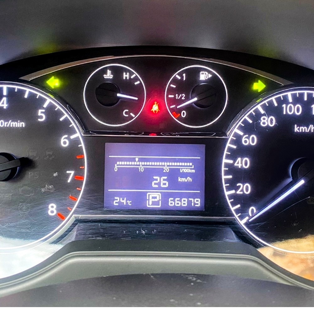 元盛汽車 2016年 NissanTiida 藍色 實跑 6.6 萬公里